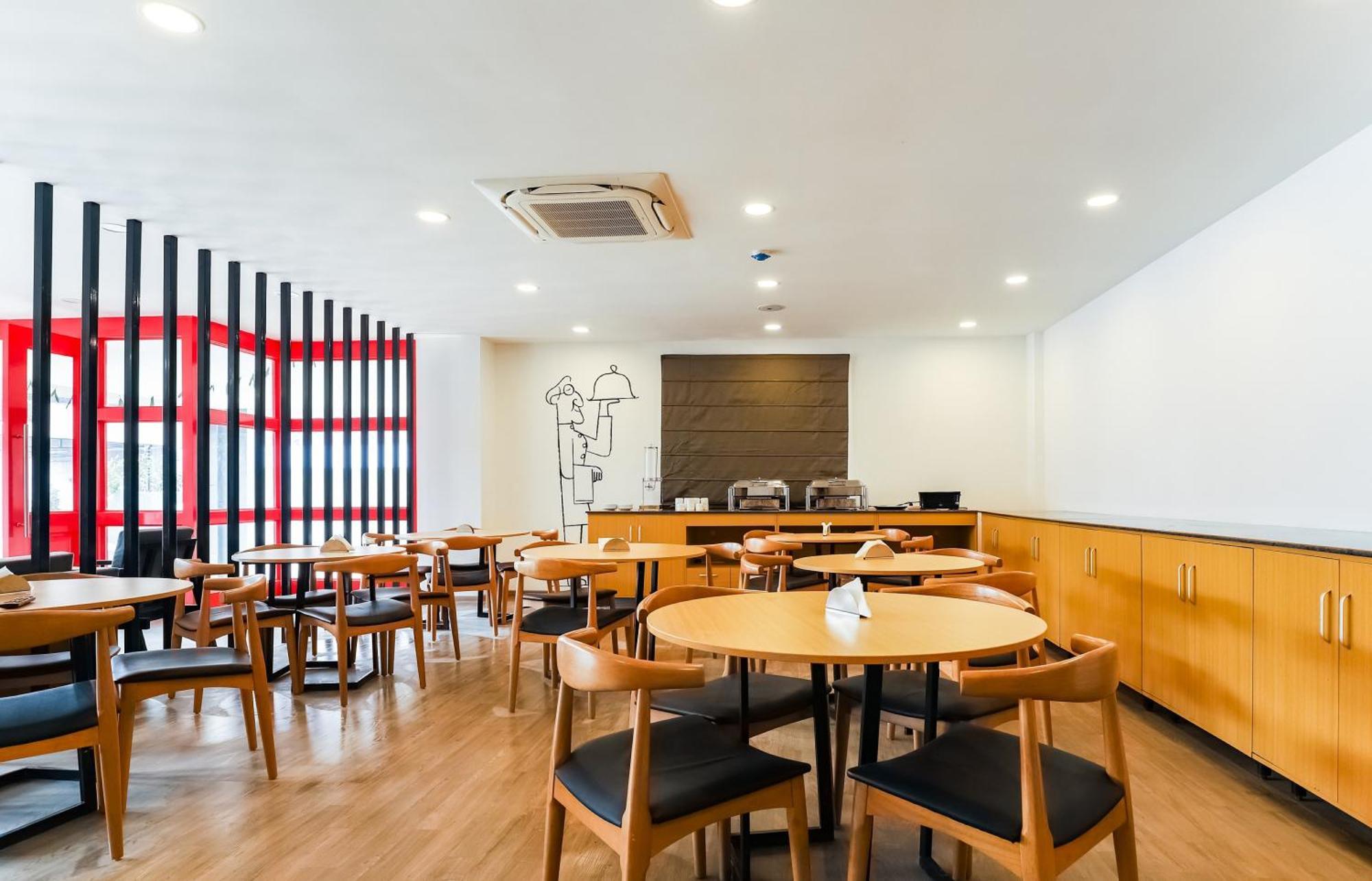 Townhouse Prithvi Resort Near Phoenix Palassio 러크나우 외부 사진