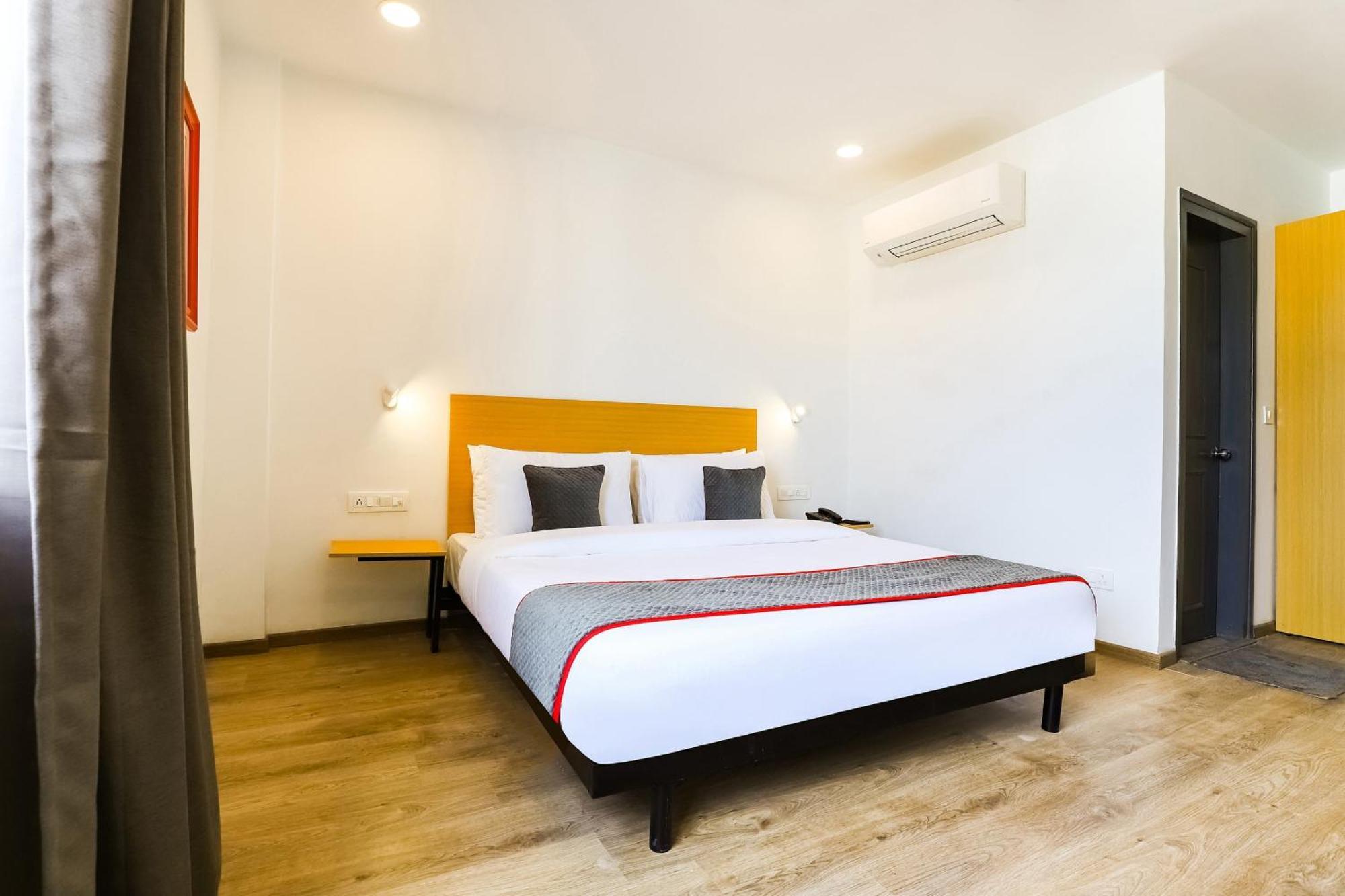 Townhouse Prithvi Resort Near Phoenix Palassio 러크나우 외부 사진