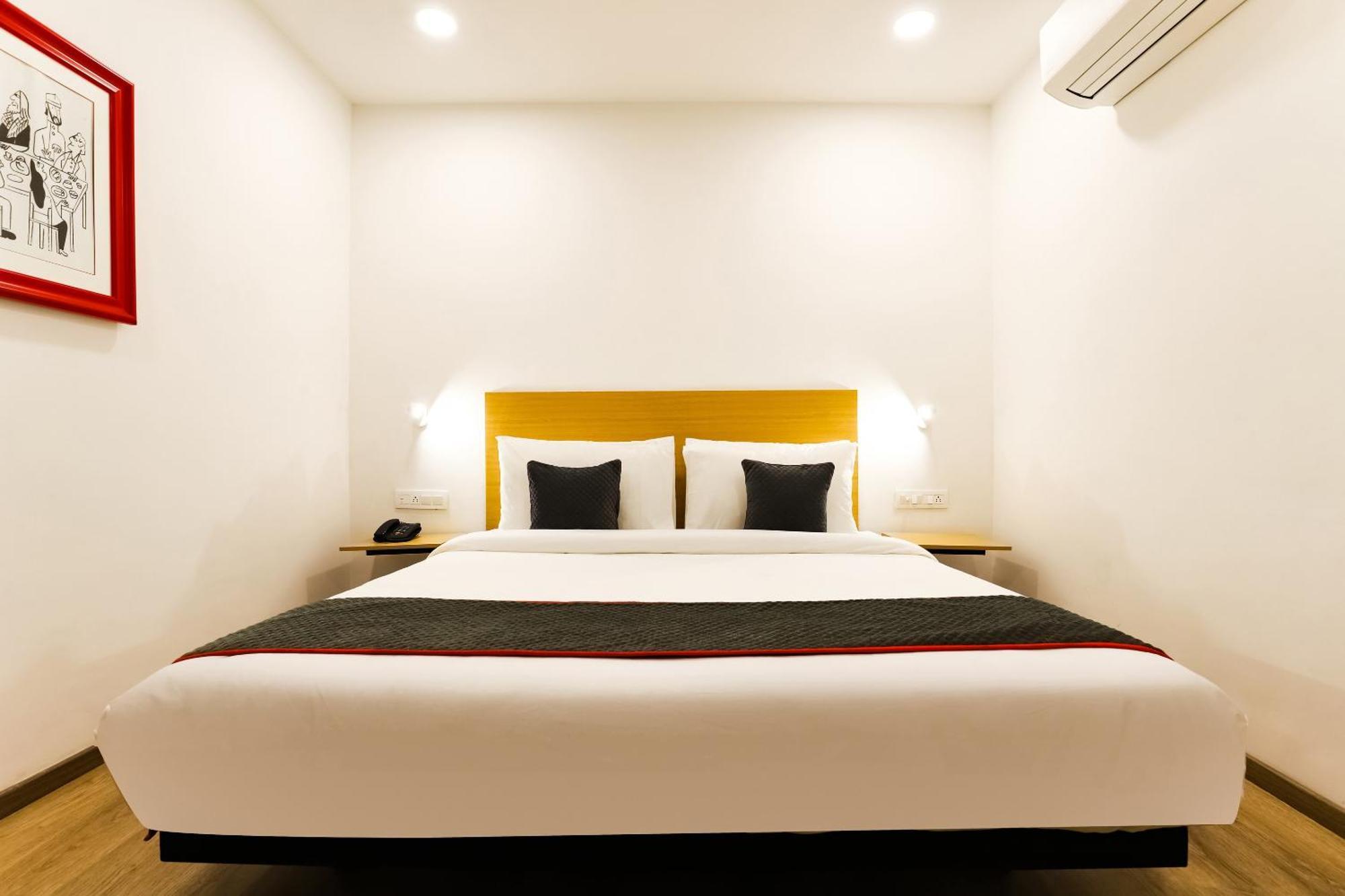 Townhouse Prithvi Resort Near Phoenix Palassio 러크나우 외부 사진
